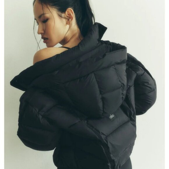 ALO Yoga Charcoal Puffer Jacket - Picture 3 of 5